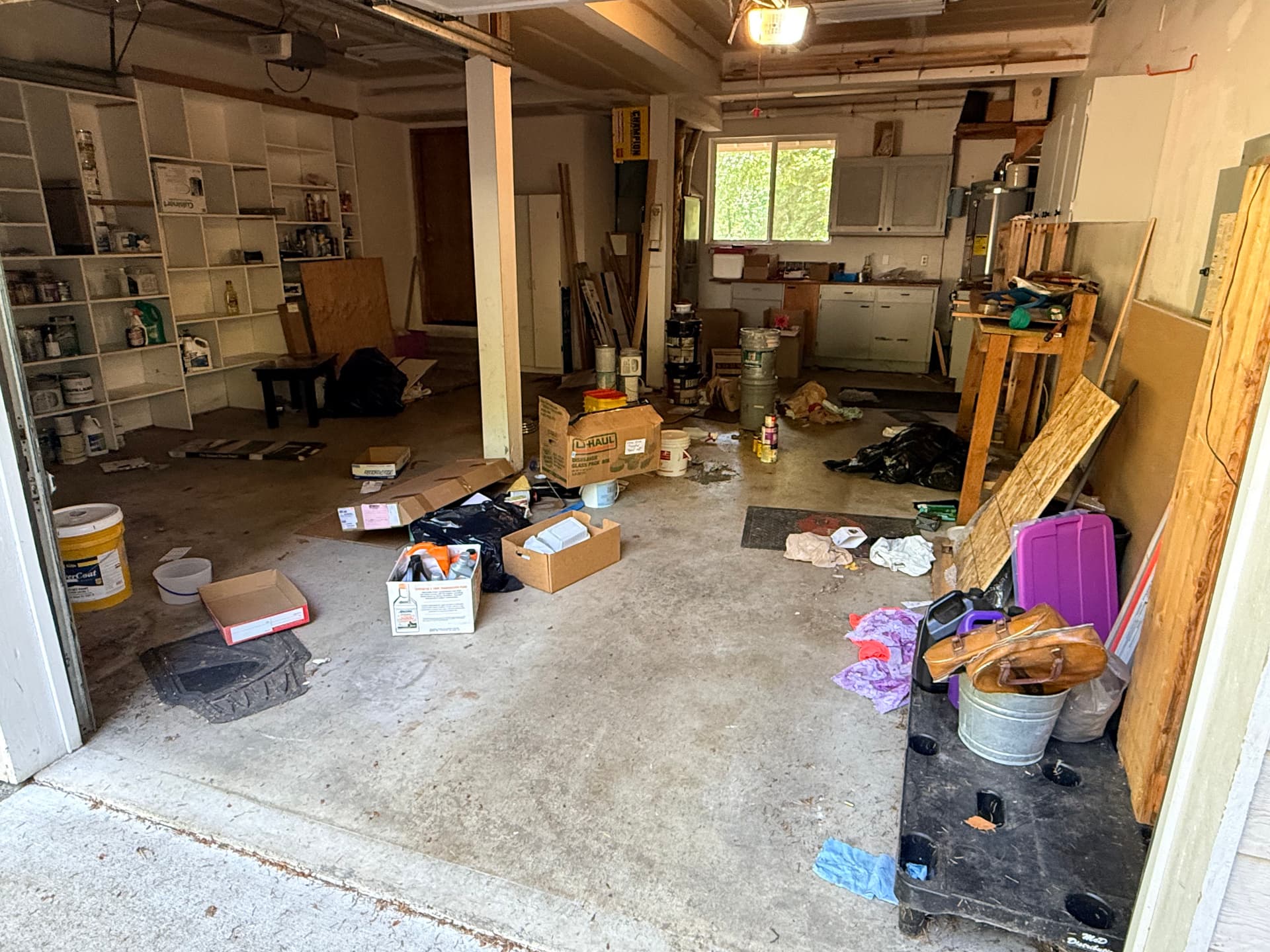 Gallery photos for Whole Home Real Estate Cleanout Including a Heavy Piano: Image #1