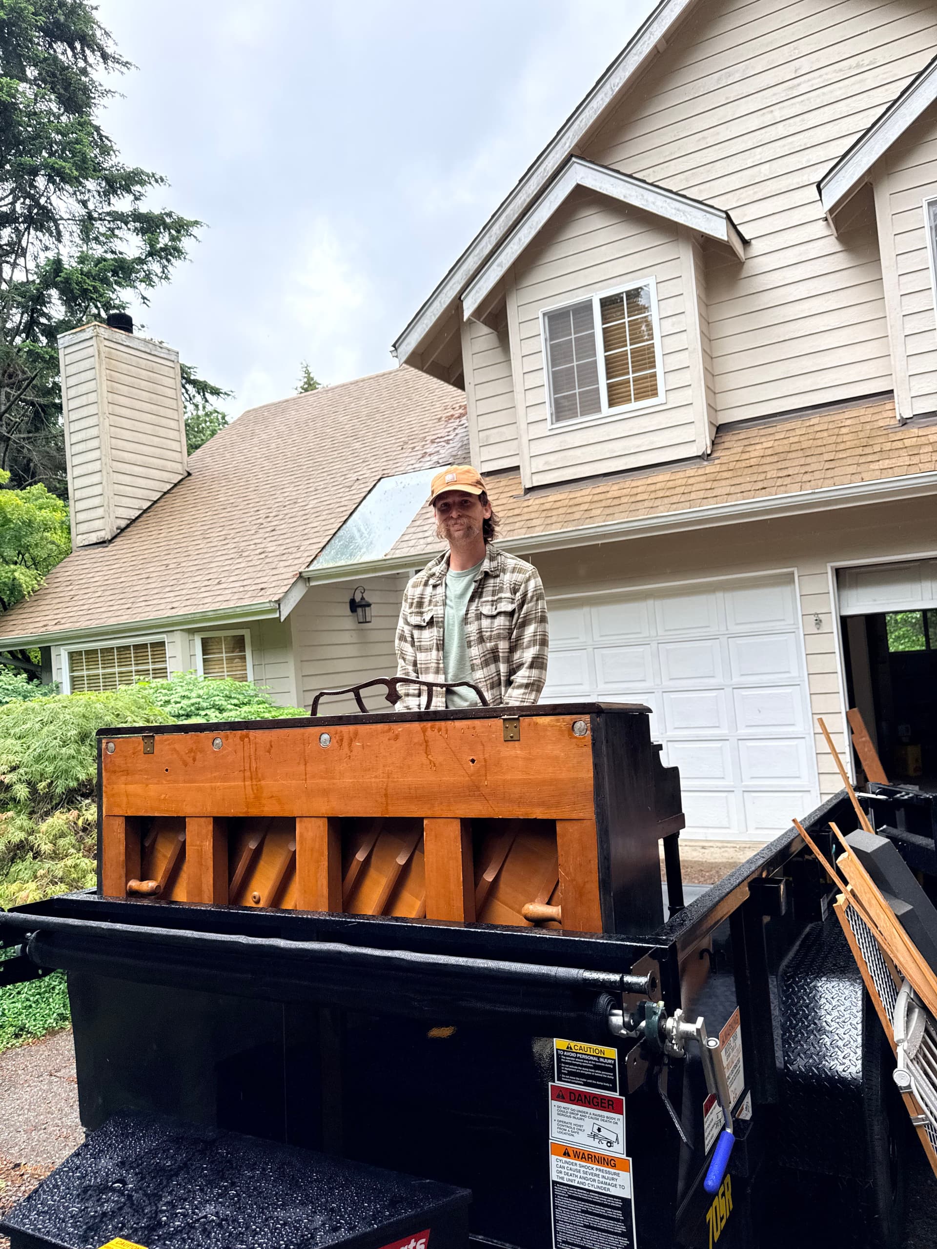 Gallery photos for Whole Home Real Estate Cleanout Including a Heavy Piano: Image #5